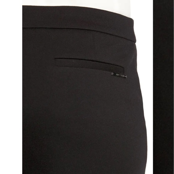 Compression NWT Flare Leg Ponte Pants
ANNE KLEIN - Picture 4 of 12